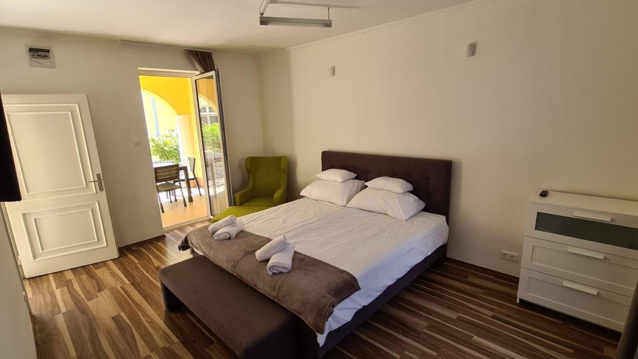 Mediterran Apartman With Pool Σίοφοκ Εξωτερικό φωτογραφία