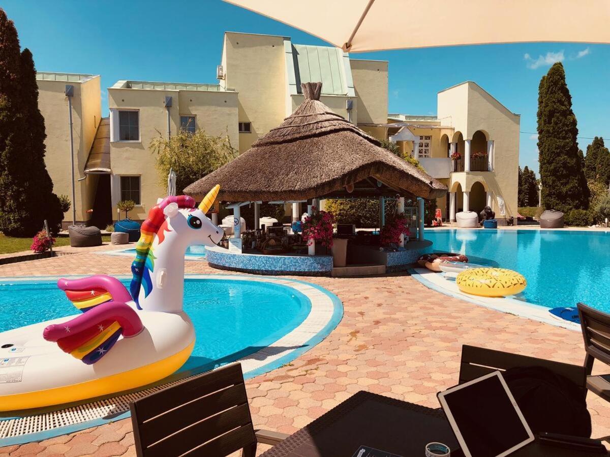 Mediterran Apartman With Pool Σίοφοκ Εξωτερικό φωτογραφία